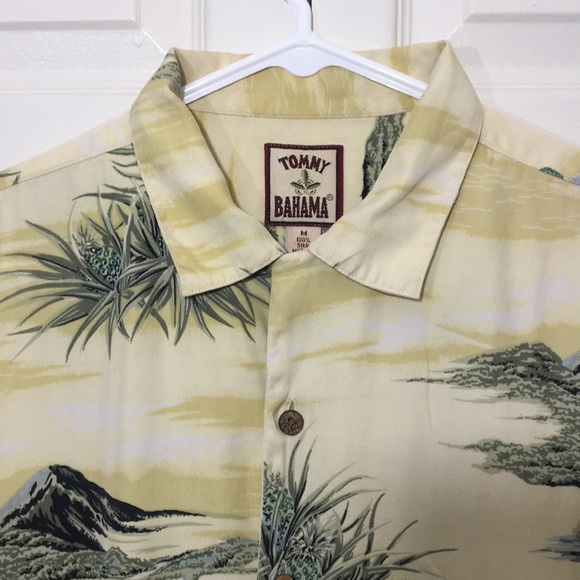 Tommy Bahama Hawaiian - Picture 2 of 14